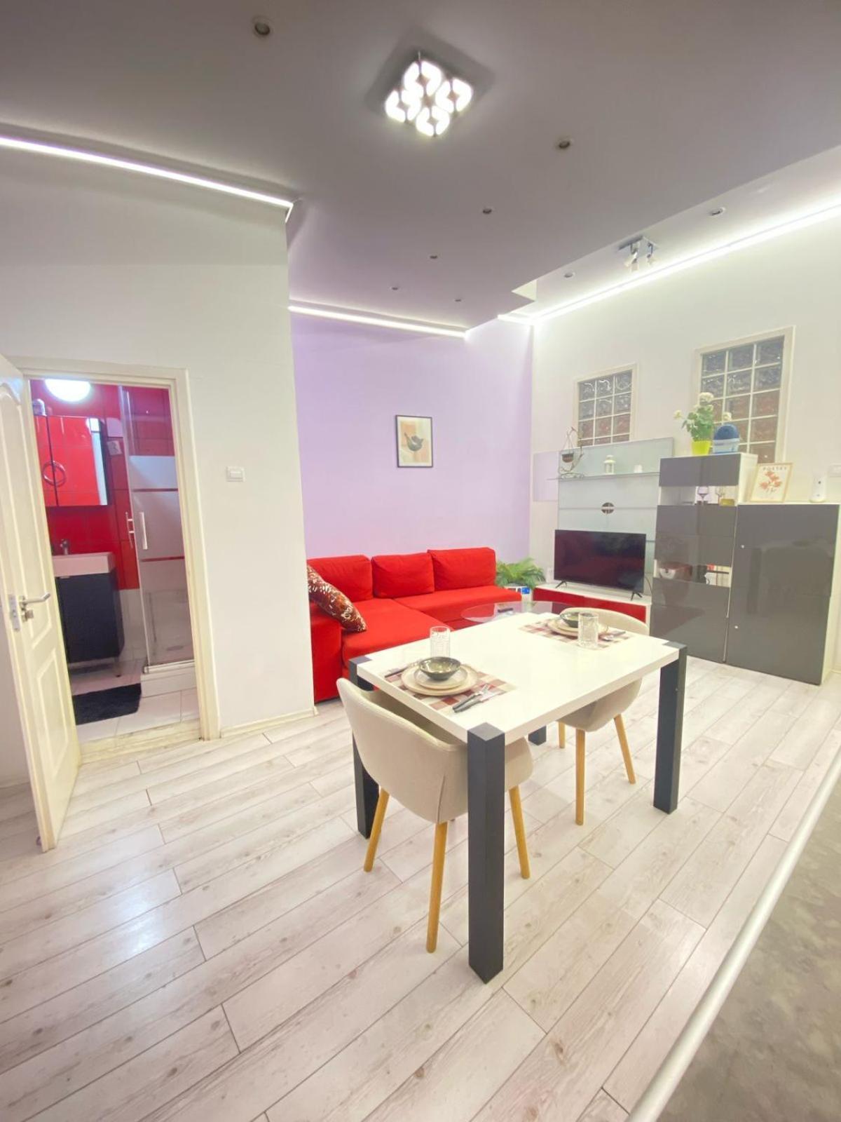 Yes, Yes! Lovely Apartment Good Amenities Budapest Center Exterior photo